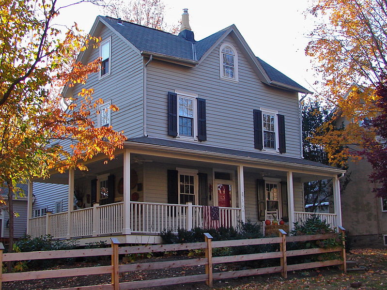 File:Chestnut Hill Nice House.JPG